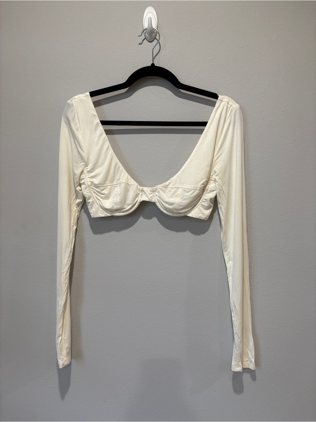 Nbd Alizeh Top In White Long Sleeve Wired Crop Top